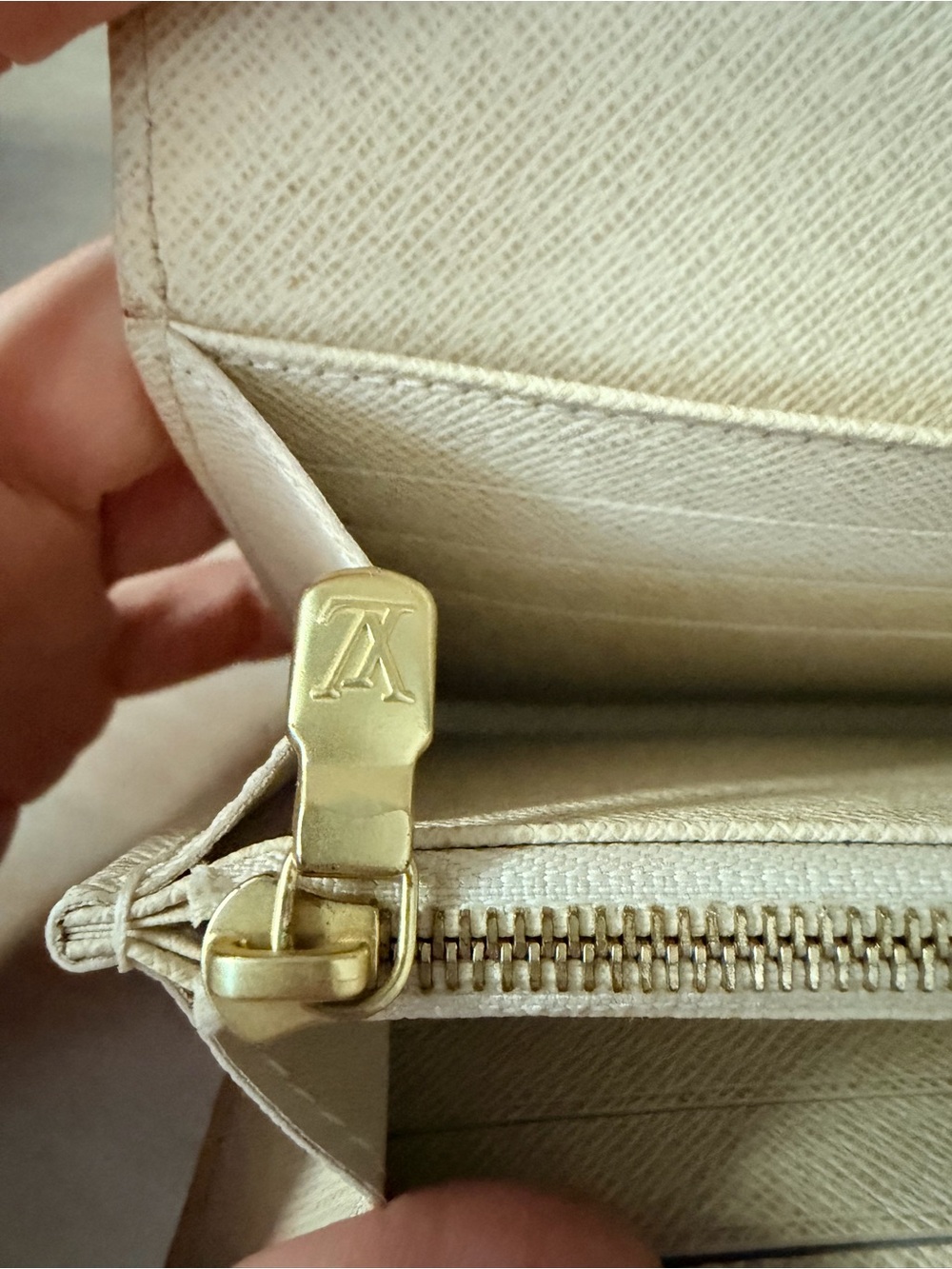 Louis Vuitton Damier Azur Sarah Wallet - Classic Envelope Style - Picture 13 of 16